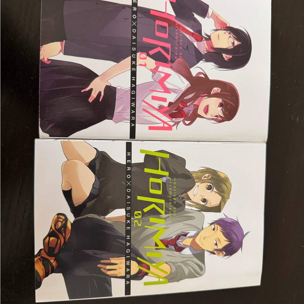 Horimiya Manga Volumes 1-4. Vibrant Covers